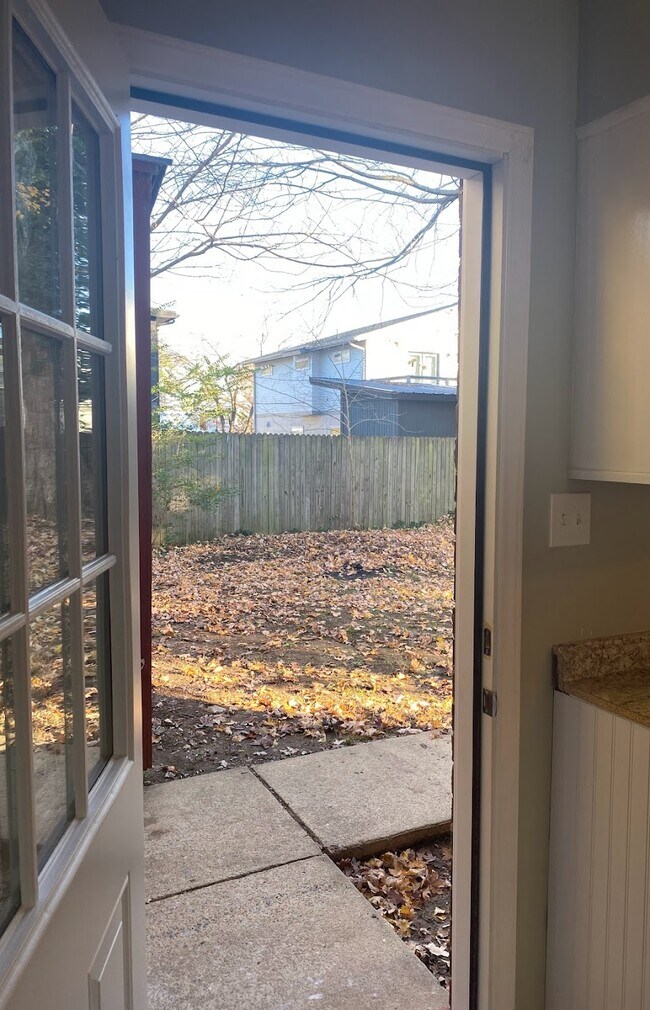 Foto del edificio - 1011 Mark St