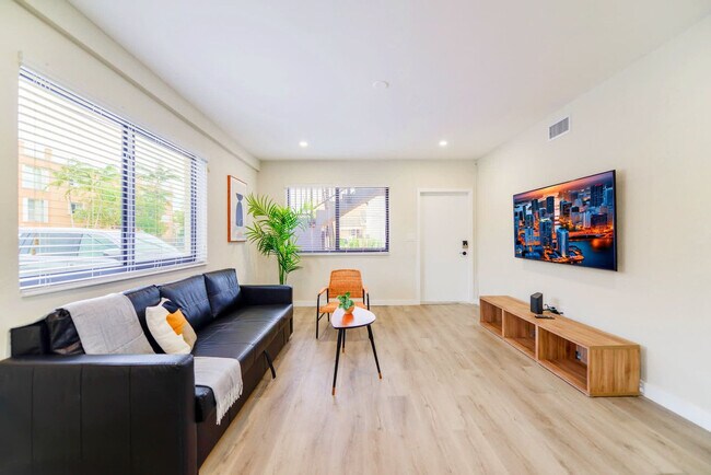 Foto del edificio - 700 SW 11th Ave