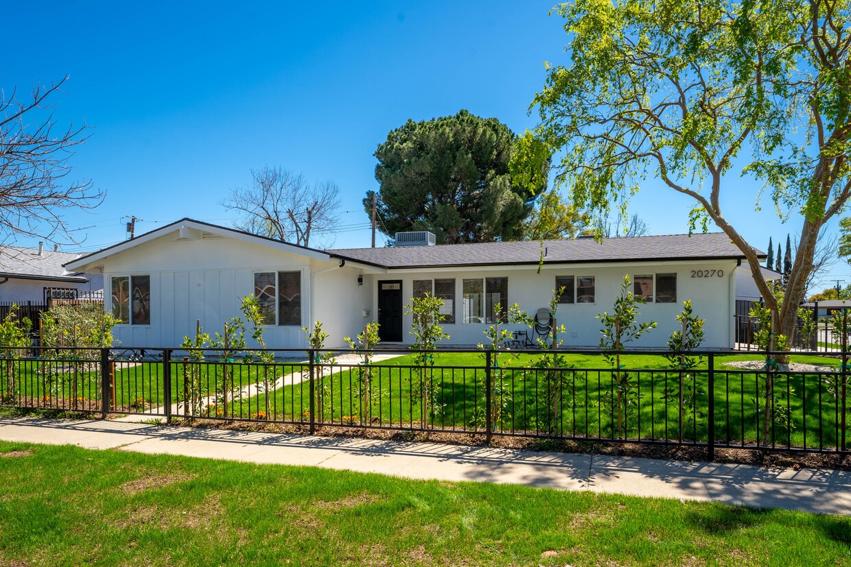 20270 Labrador St, Chatsworth, CA 91311 House Rental in Chatsworth