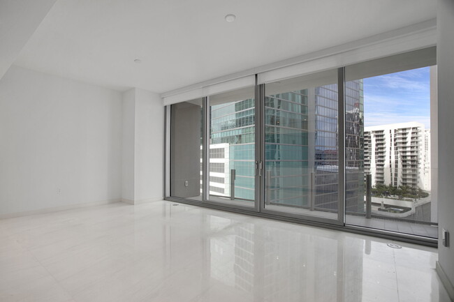 Foto del edificio - 300 Biscayne Blvd Way