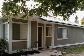 Building Photo - 7350 Oak Meadows Cir