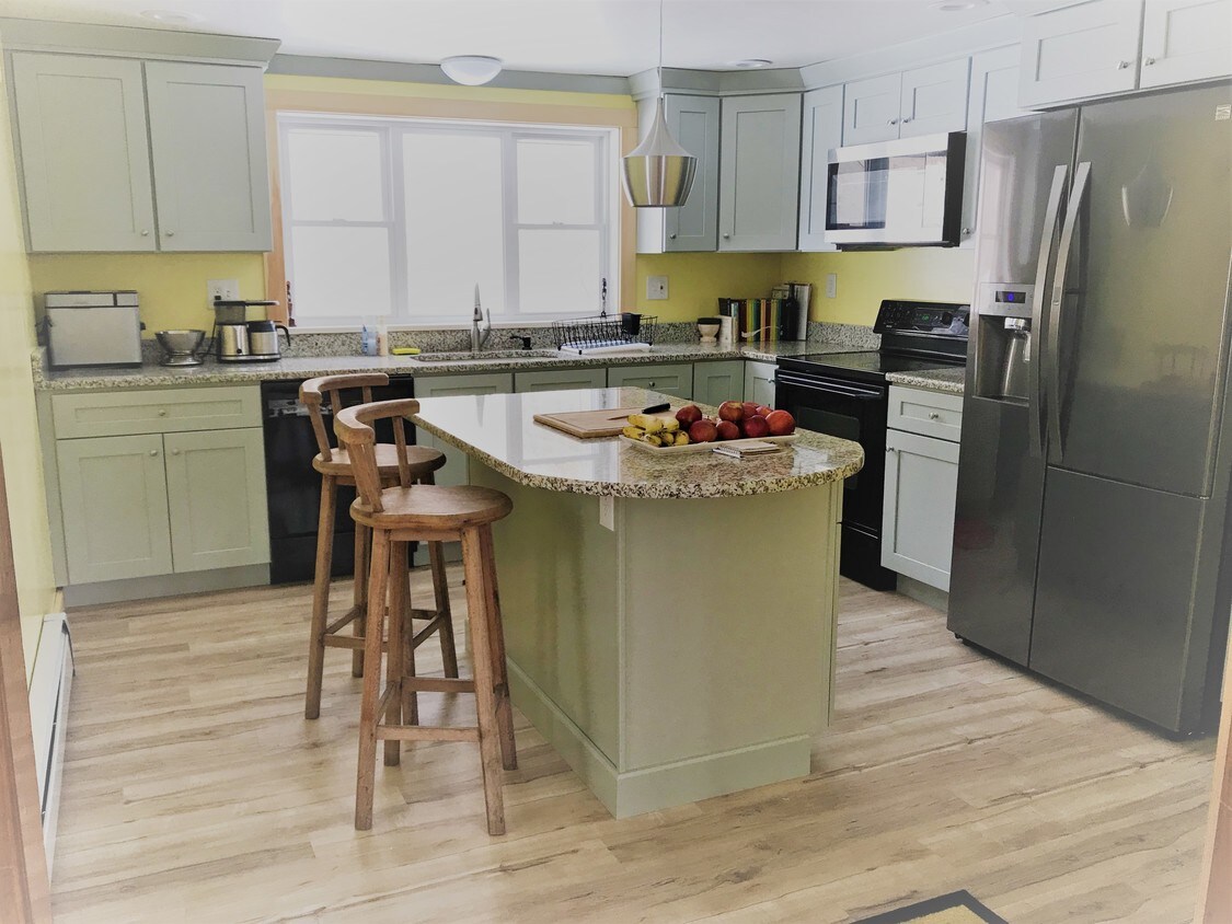 22 Mountain Rd, Mansfield, CT 06250 House Rental in Mansfield, CT