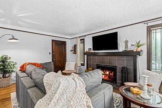 Building Photo - 522 W Hudson Ave