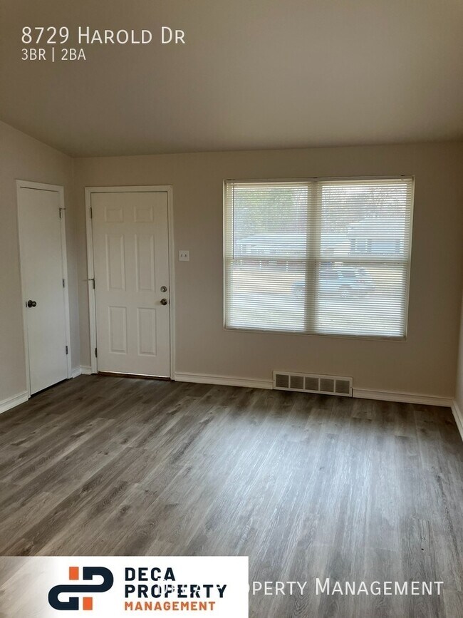 Building Photo - 3 Bedroom House