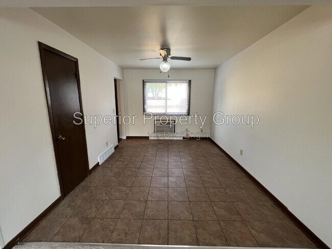 Foto del edificio - 536 Melody Ln