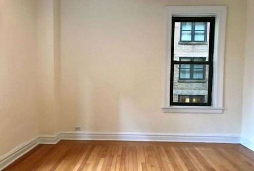 Building Photo - 300 Lexington Ave
