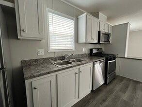 Building Photo - 5150 Rhine Dr