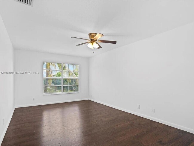 Foto del edificio - 23170 Floralwood Ln