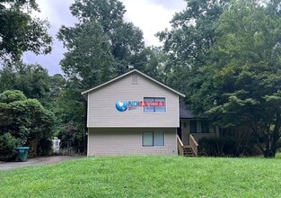 Building Photo - 4717 Greenway Rd NW