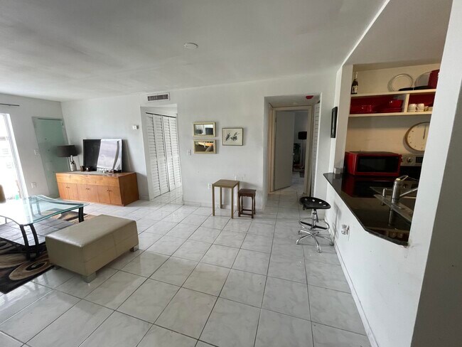 Foto del edificio - 3527 NE 168th St