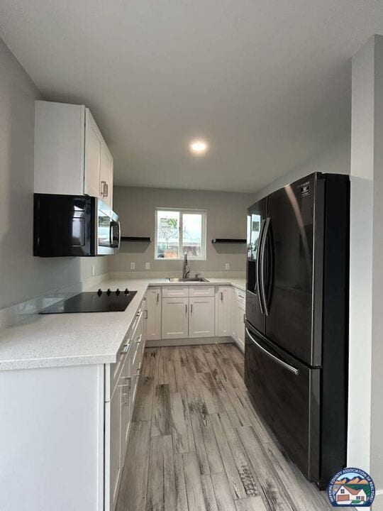 Building Photo - 1583 Lenrey Ave