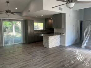 Building Photo - 524 Greenbriar Pl