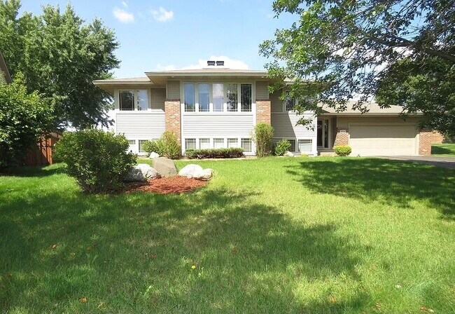 Building Photo - 2716 92nd Cres N