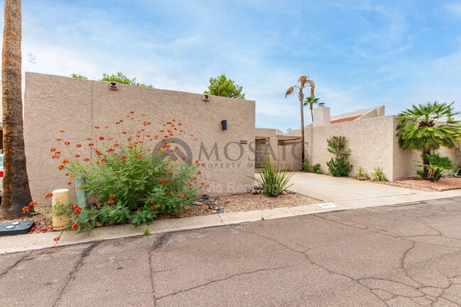 Building Photo - 17255 Ledferd Ln