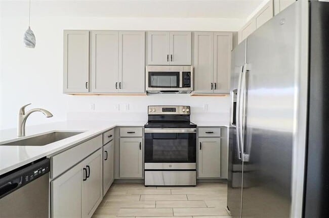 Building Photo - 14565 Three Ponds Trail