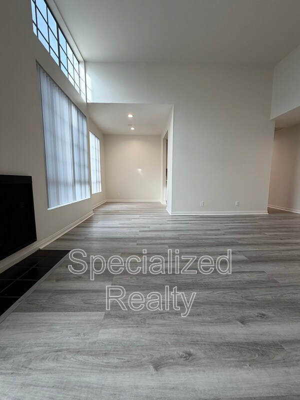 Foto del edificio - 14562 Dickens St