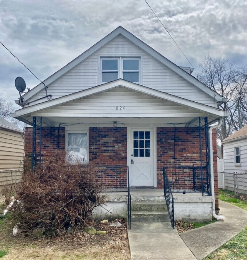 Primary Photo - 824 Brentwood Ave
