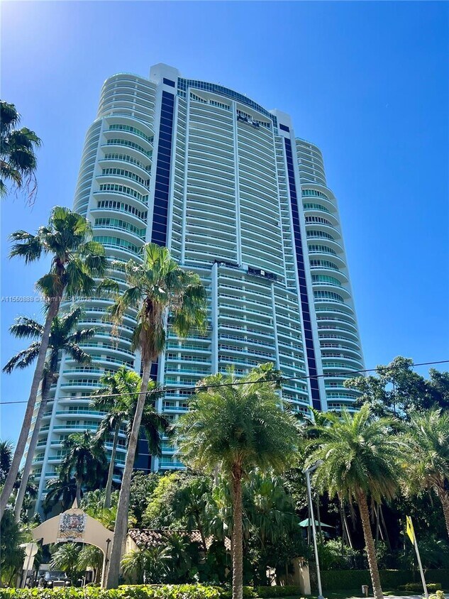 Primary Photo - 1643 Brickell Ave