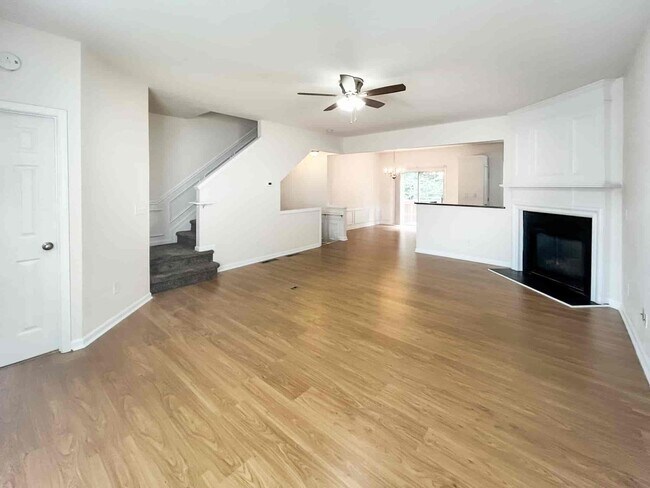 Building Photo - 4033 Edgecomb Dr