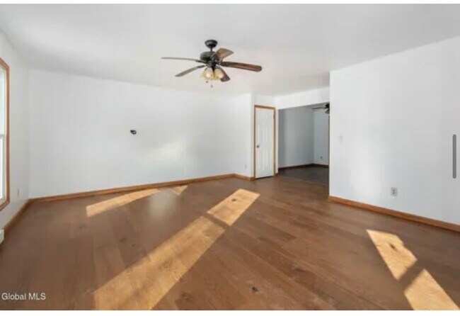 Building Photo - 40 Hanover Dr