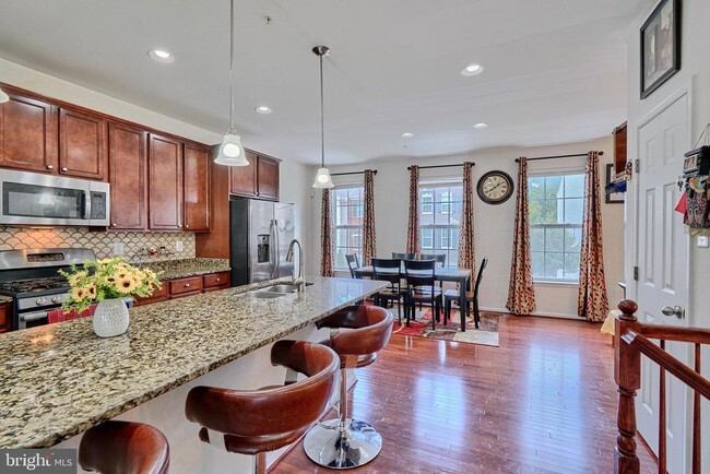 Foto del edificio - 7863 River Rock Way