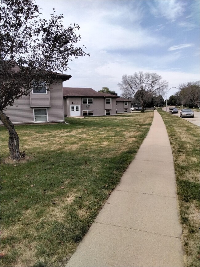 Scotchview Manor Apartments Apartments 600620 John Goodhue Dr