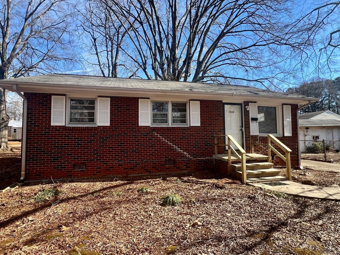 Two bedroom, 1 bath house in Burlington House Rental in Burlington