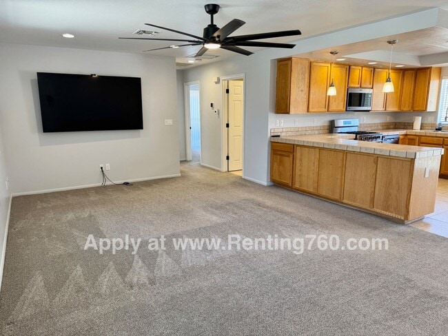 Building Photo - Clean and Well Maintained 2 Bed Home Near Military base
