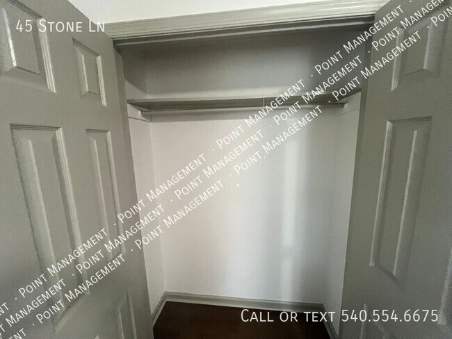 Foto del edificio - 45 Stone Ln