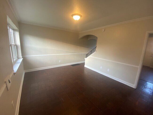 Foto del edificio - 890 Northwest Blvd