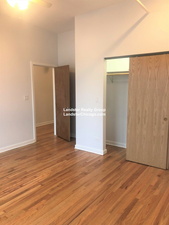 Foto del edificio - 2354 N Clybourn Ave