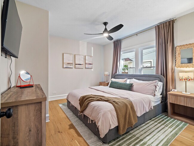 Foto del edificio - 18031 Larchwood Ave