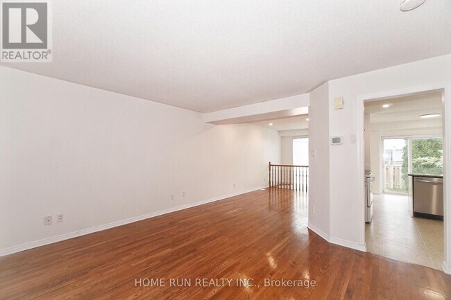 Photo du bâtiment - 9 Angus Dr