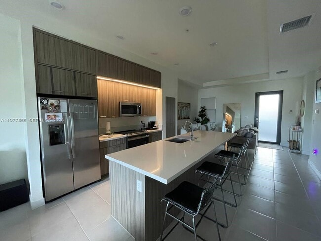 Foto del edificio - 8045 NW 104th Ave