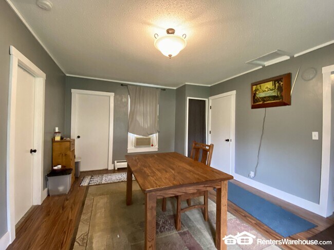 Foto del edificio - 1317 S Diamond Lake Rd