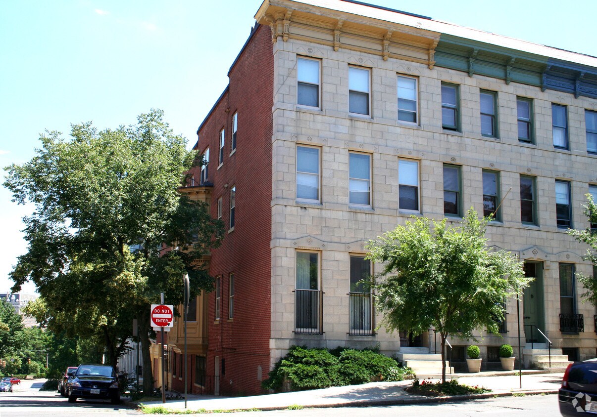 Building Photo - 133 W Lanvale St