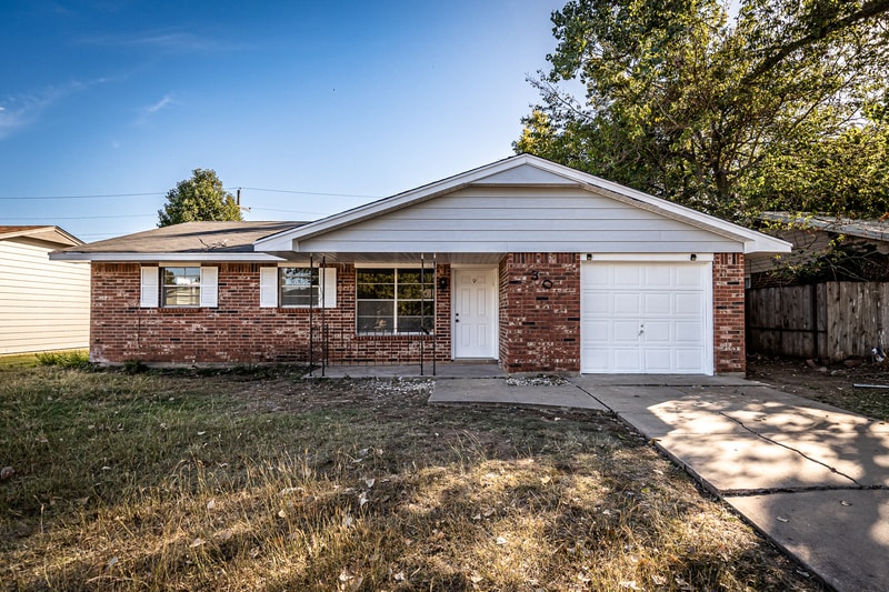 Foto principal - 305 NE Angus St