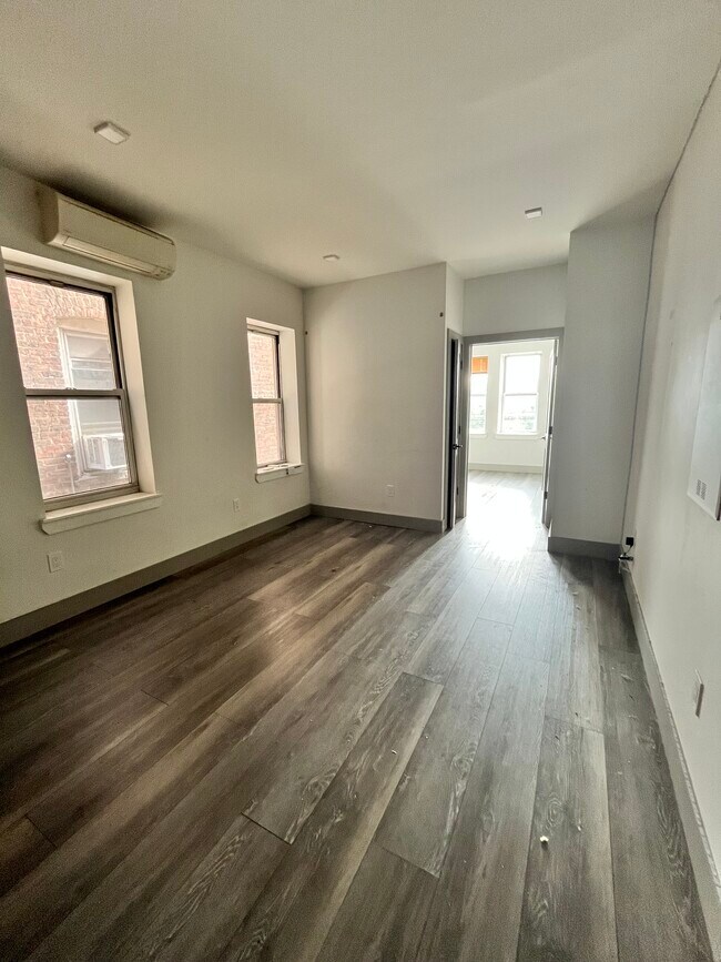 181 Baldwin Ave 2R - 175 Baldwin Ave