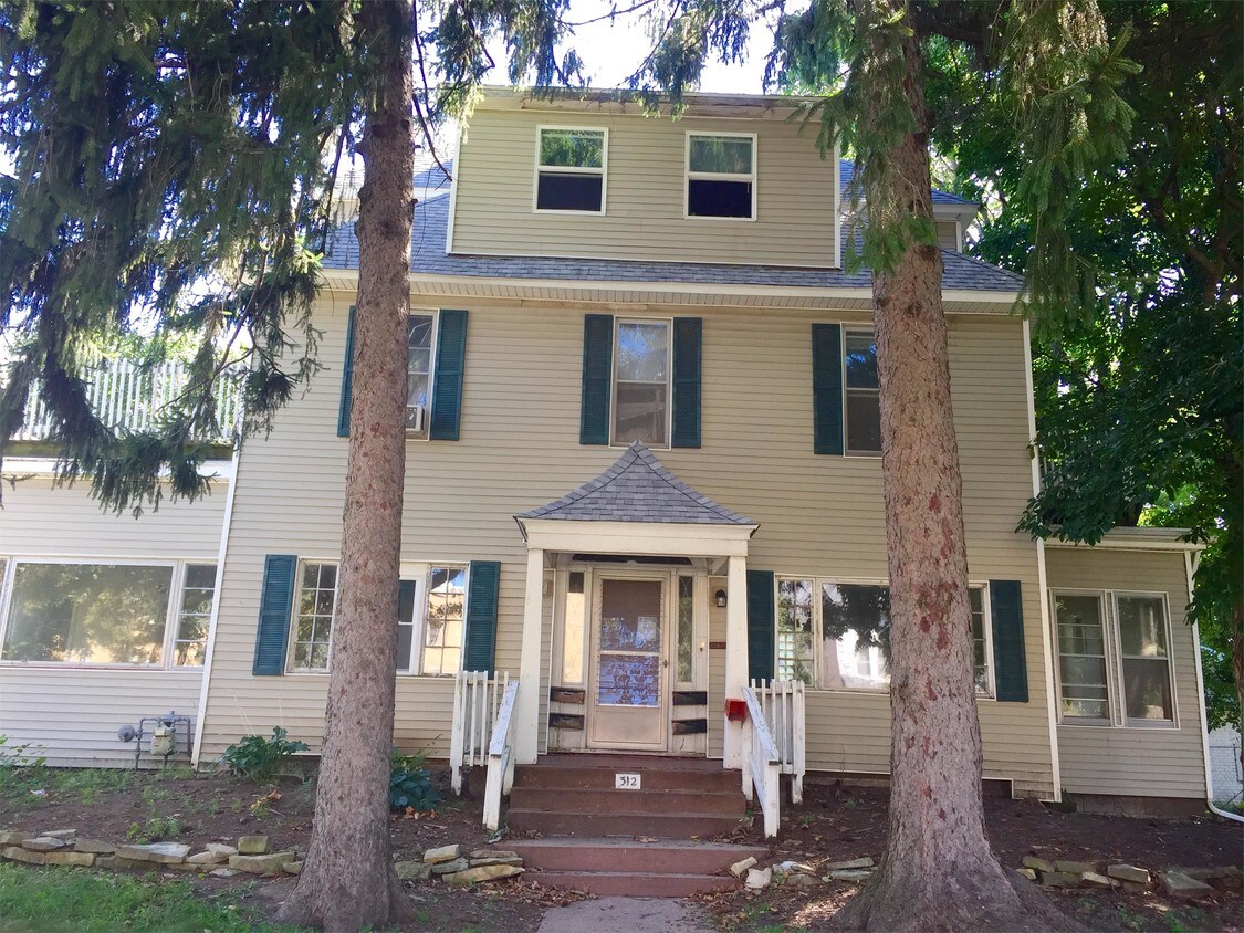 Primary Photo - 312 S State St