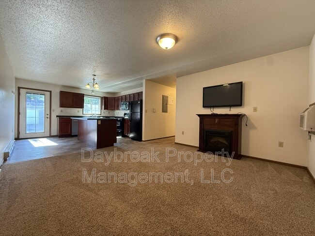 Building Photo - 317 16th St S