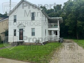 Building Photo - 906 Race Dr
