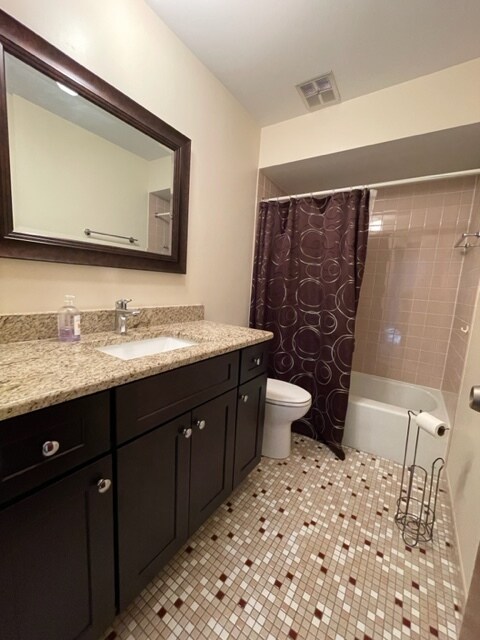 Building Photo - 7502 Farmingdale Dr