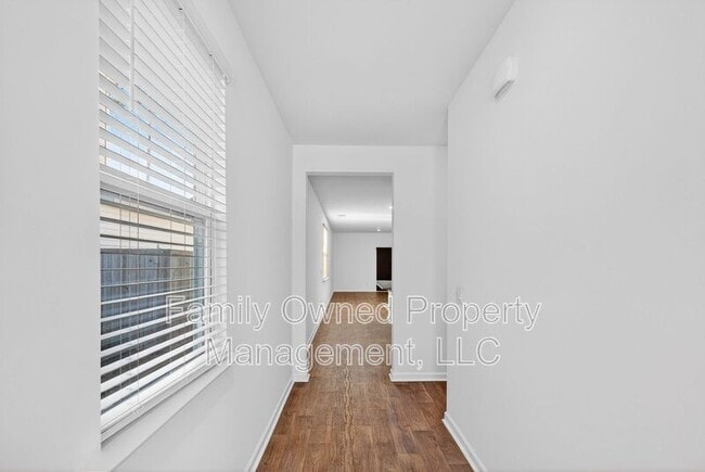 Building Photo - 262 North Light Way