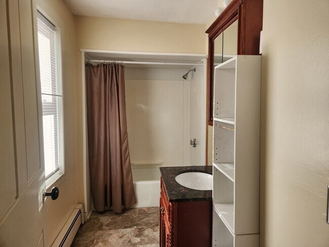 Building Photo - 310 Chase St