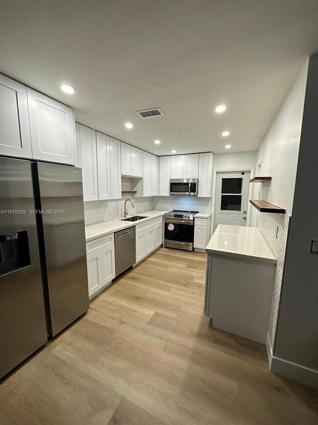 Building Photo - 34 SE 3rd Terrace