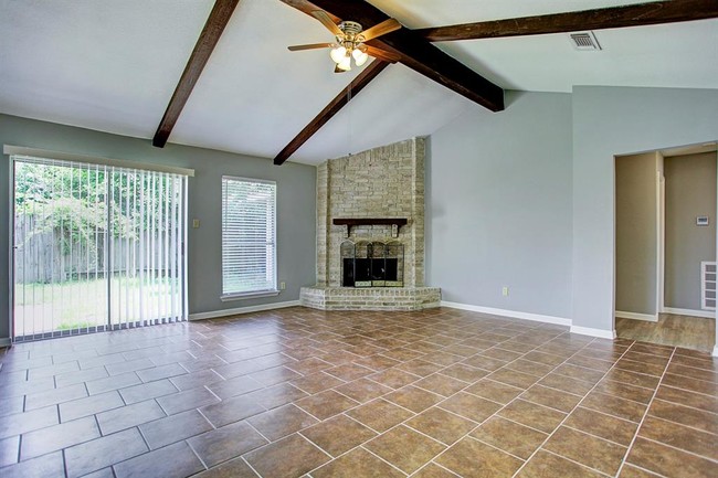 Building Photo - 8722 Parkway Forest Dr