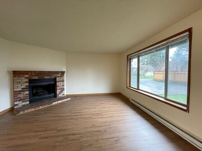 Building Photo - howad01