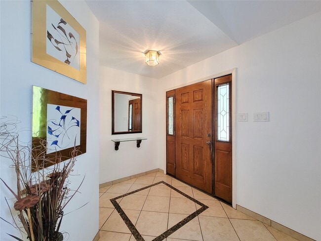 Foto del edificio - 2431 Edgewood Dr