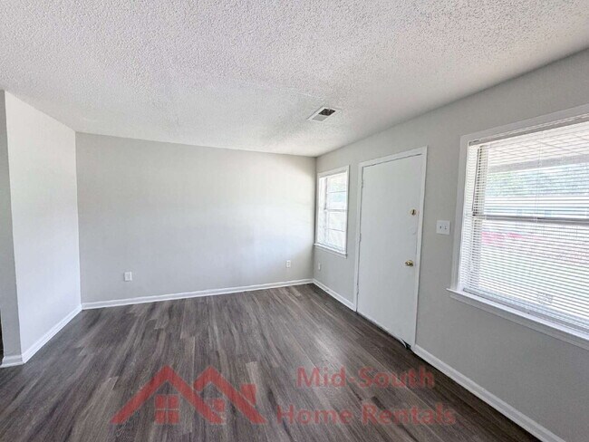 Foto del edificio - 3431 Rebeh Rd