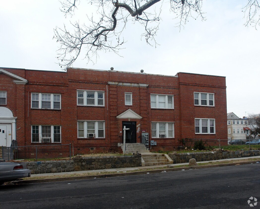 Foto principal - 1330 Orren St NE
